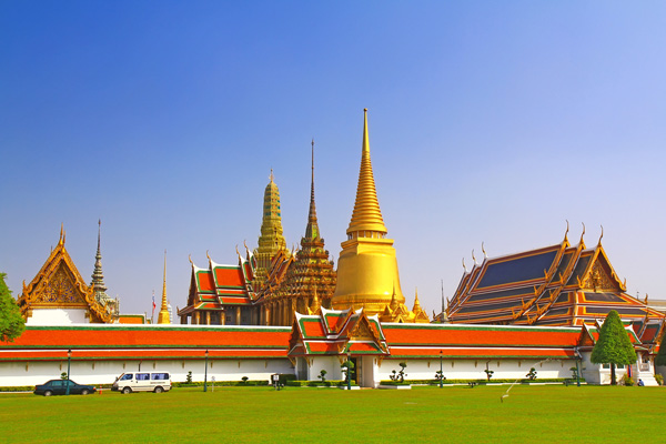 เที่ยววัดพระแก้ว ไหว้พระทำบุญให้ประทับใจ ควรรู้ 20 สิ่งเหล่านี้